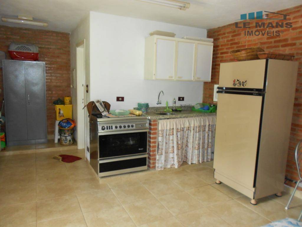 Chácara à venda com 1 quarto, 100m² - Foto 11