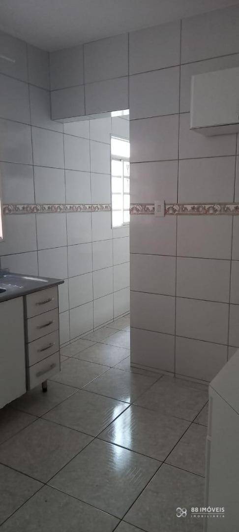 Apartamento à venda com 3 quartos, 57m² - Foto 2