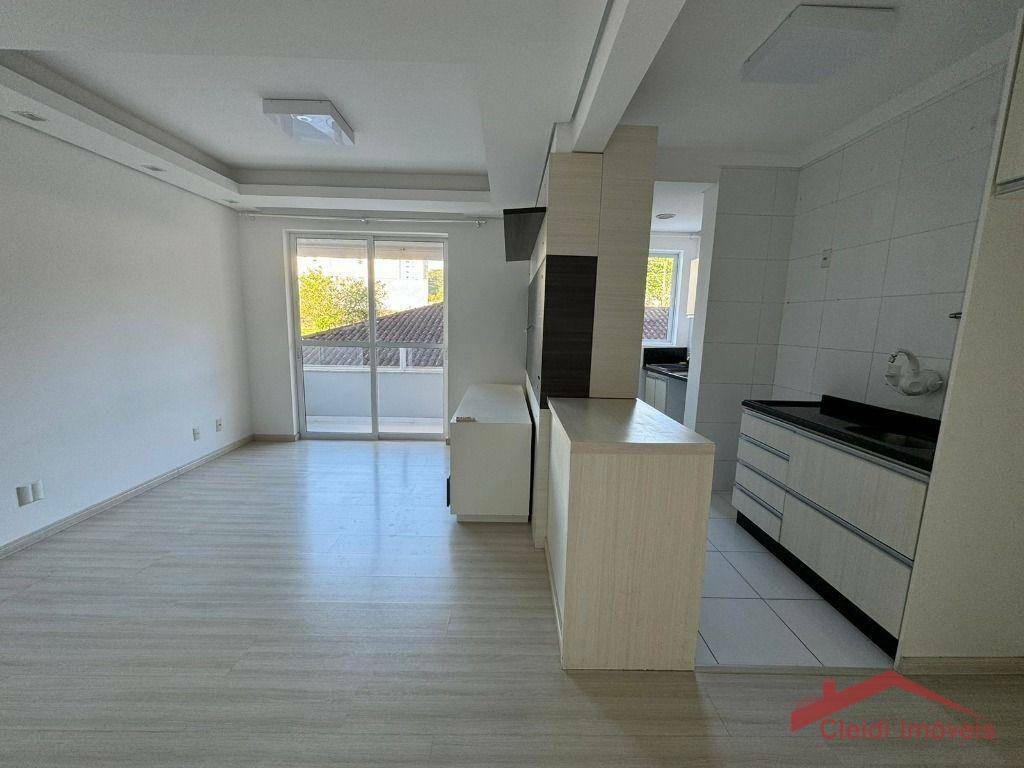 Apartamento para alugar com 3 quartos, 90m² - Foto 6