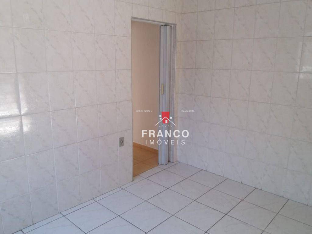 Casa à venda com 4 quartos, 166m² - Foto 3