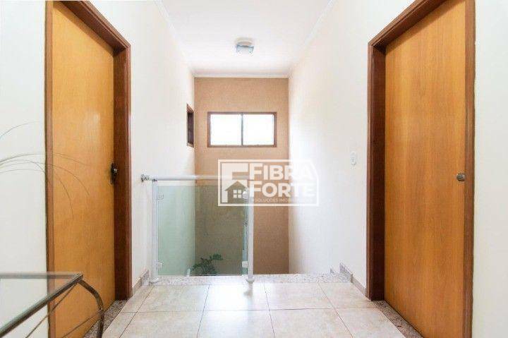 Casa à venda com 3 quartos, 221m² - Foto 16