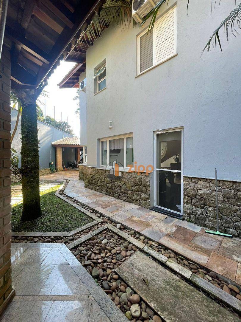 Casa à venda com 4 quartos, 560m² - Foto 32