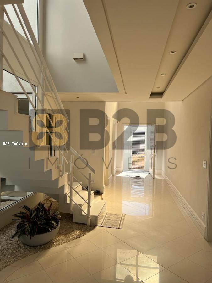 Casa à venda com 4 quartos, 345m² - Foto 4