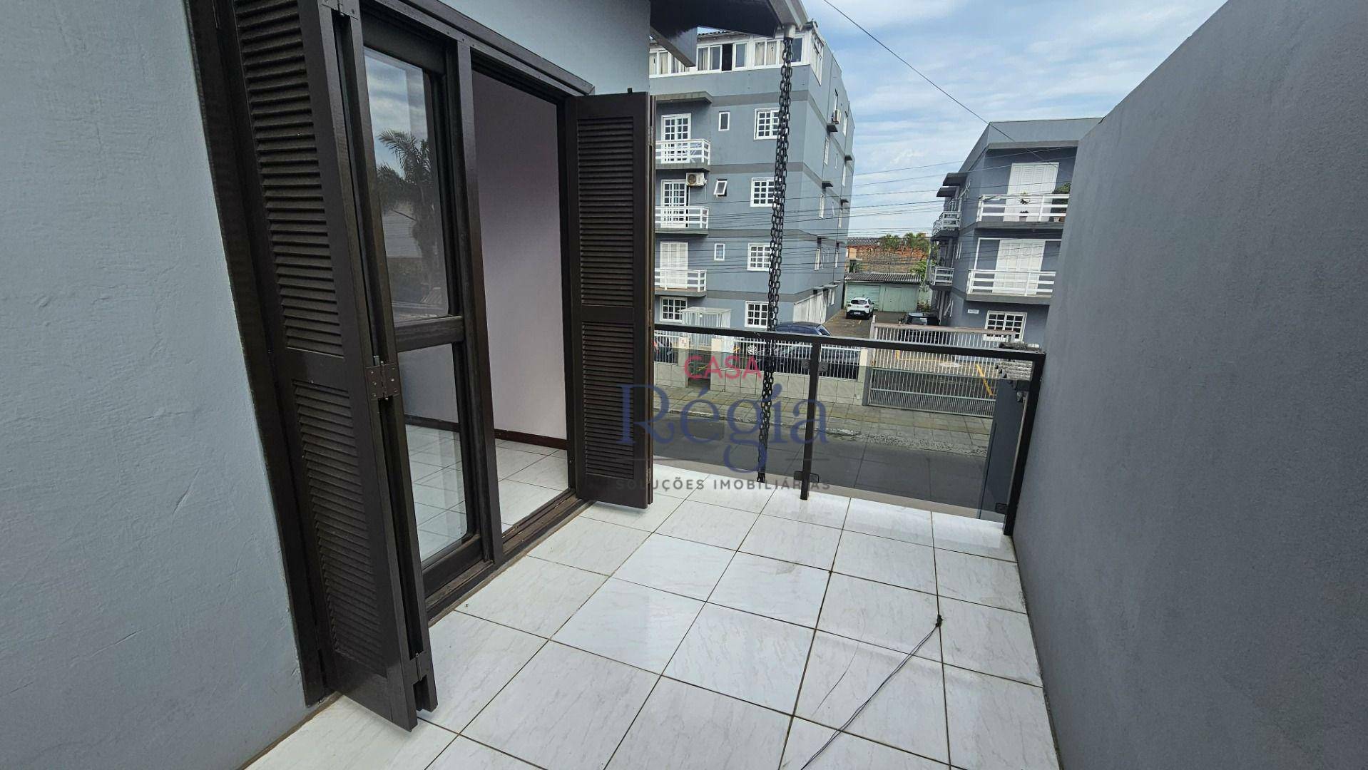 Casa à venda com 5 quartos, 220m² - Foto 48