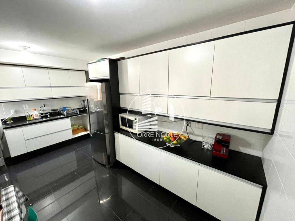 Apartamento à venda com 3 quartos, 176m² - Foto 5