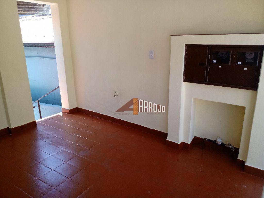 Casa para alugar com 2 quartos, 50m² - Foto 29