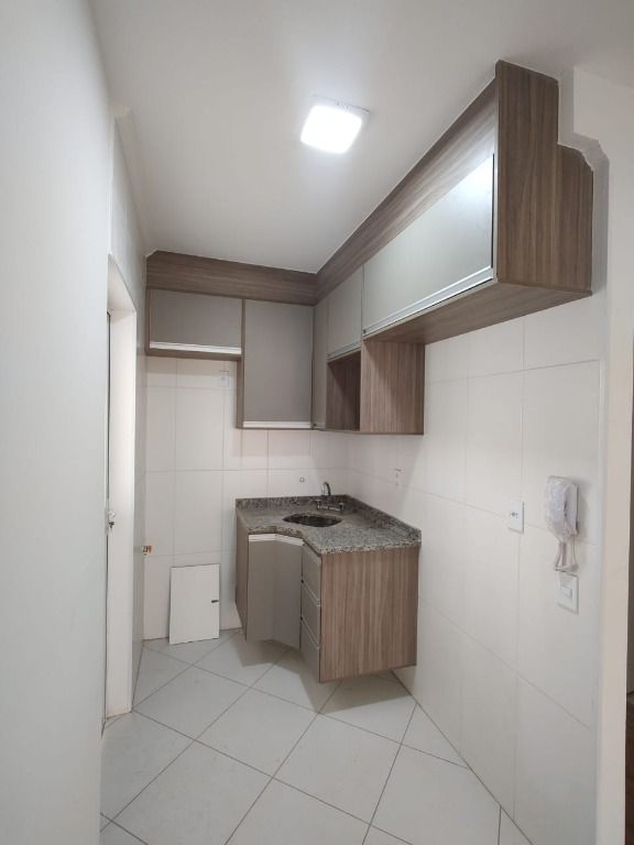 Apartamento para alugar com 2 quartos, 64m² - Foto 2