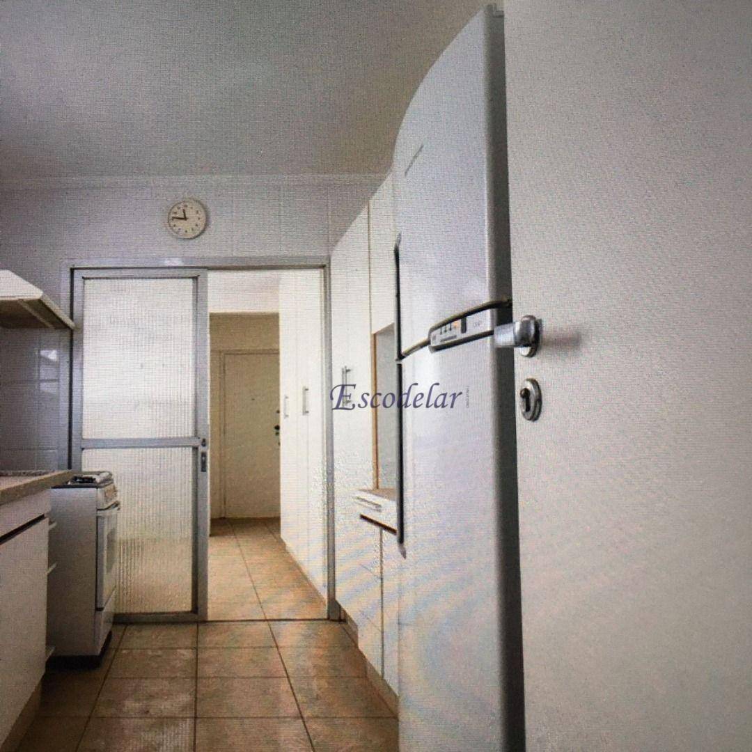 Apartamento para alugar com 2 quartos, 140m² - Foto 4