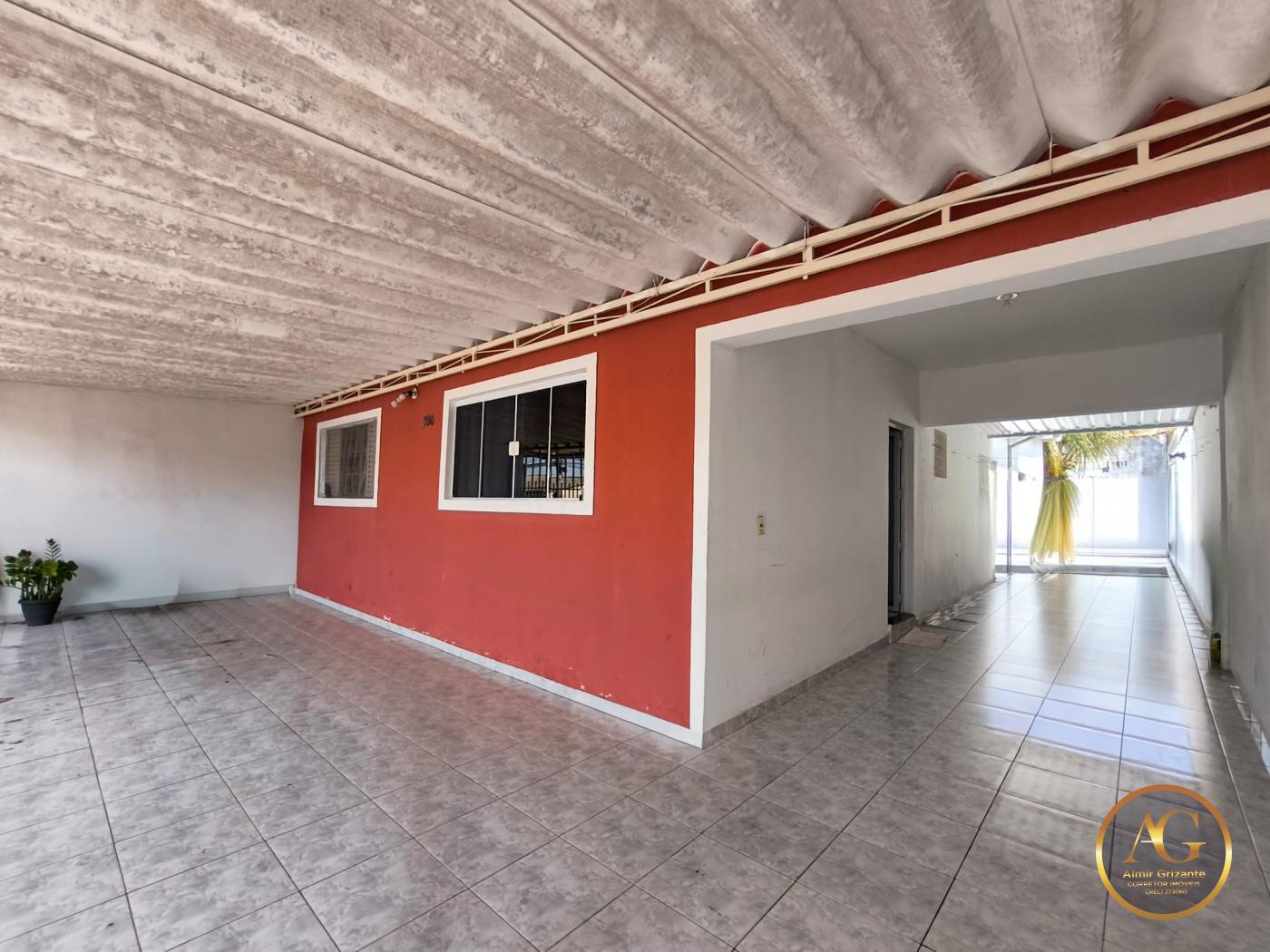 Casa à venda com 4 quartos, 199m² - Foto 1