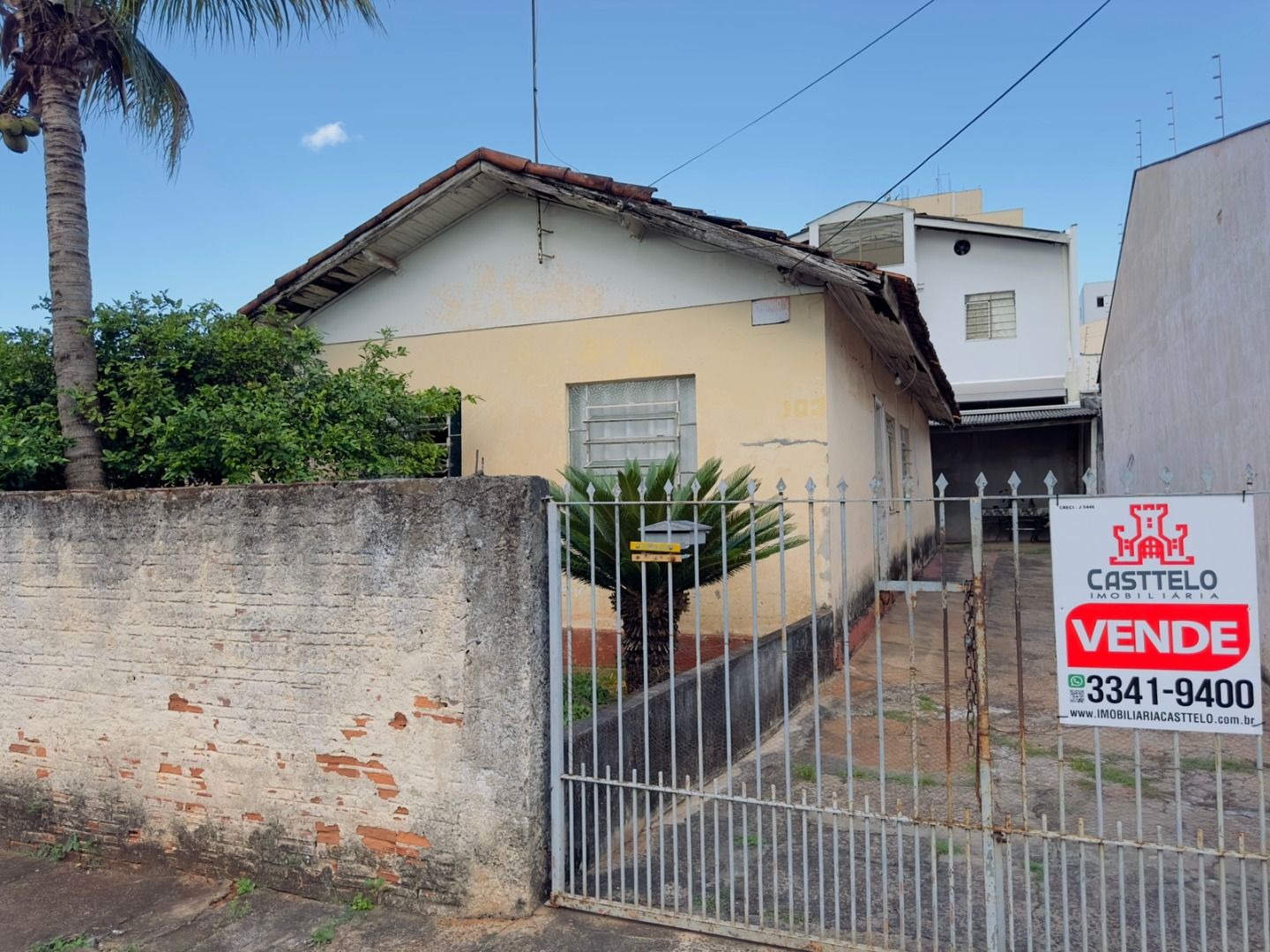 Casa à venda com 3 quartos, 150m² - Foto 1