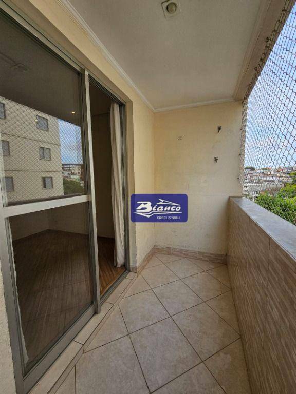 Apartamento à venda com 3 quartos, 75m² - Foto 2