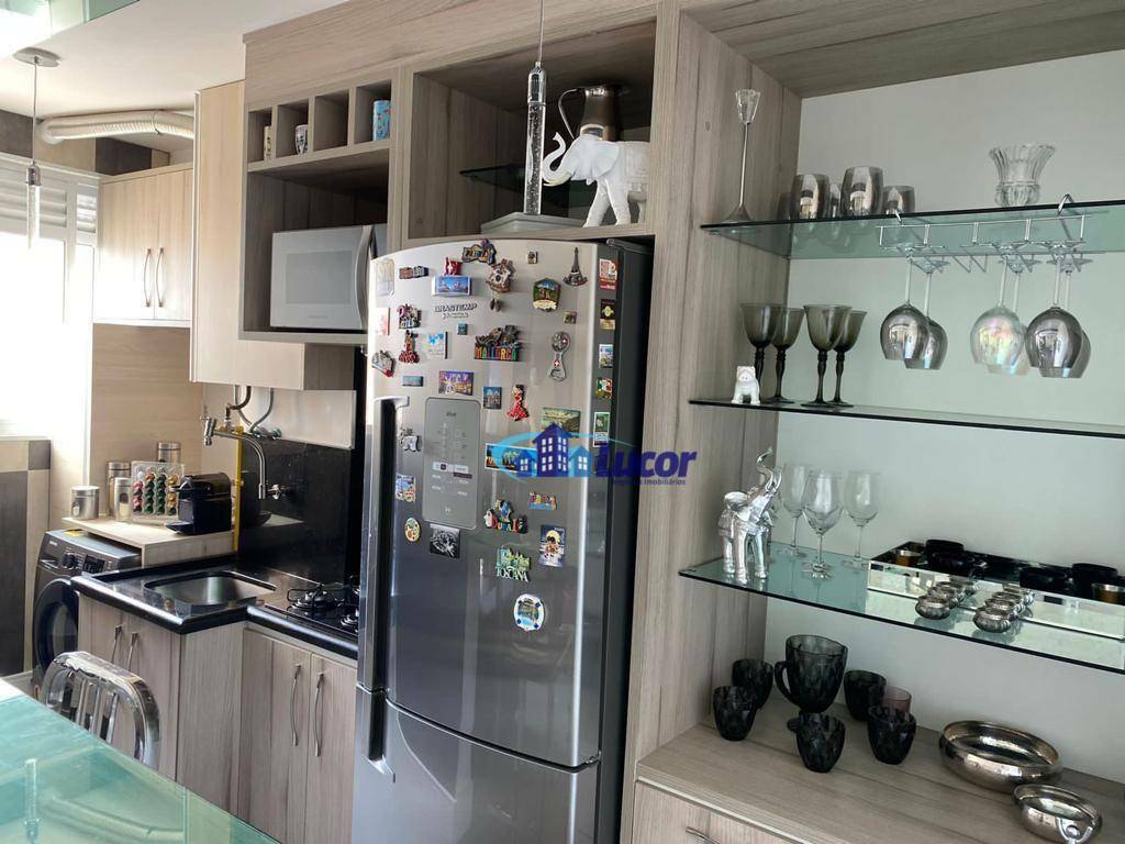 Apartamento à venda com 2 quartos, 61m² - Foto 1