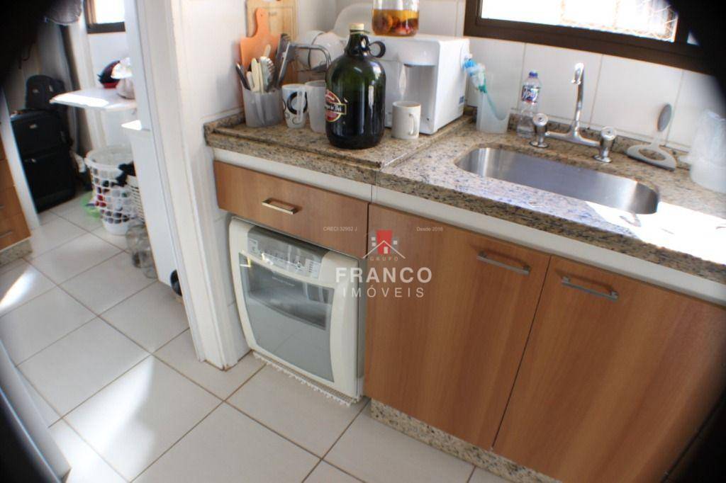 Apartamento à venda com 2 quartos, 106m² - Foto 4