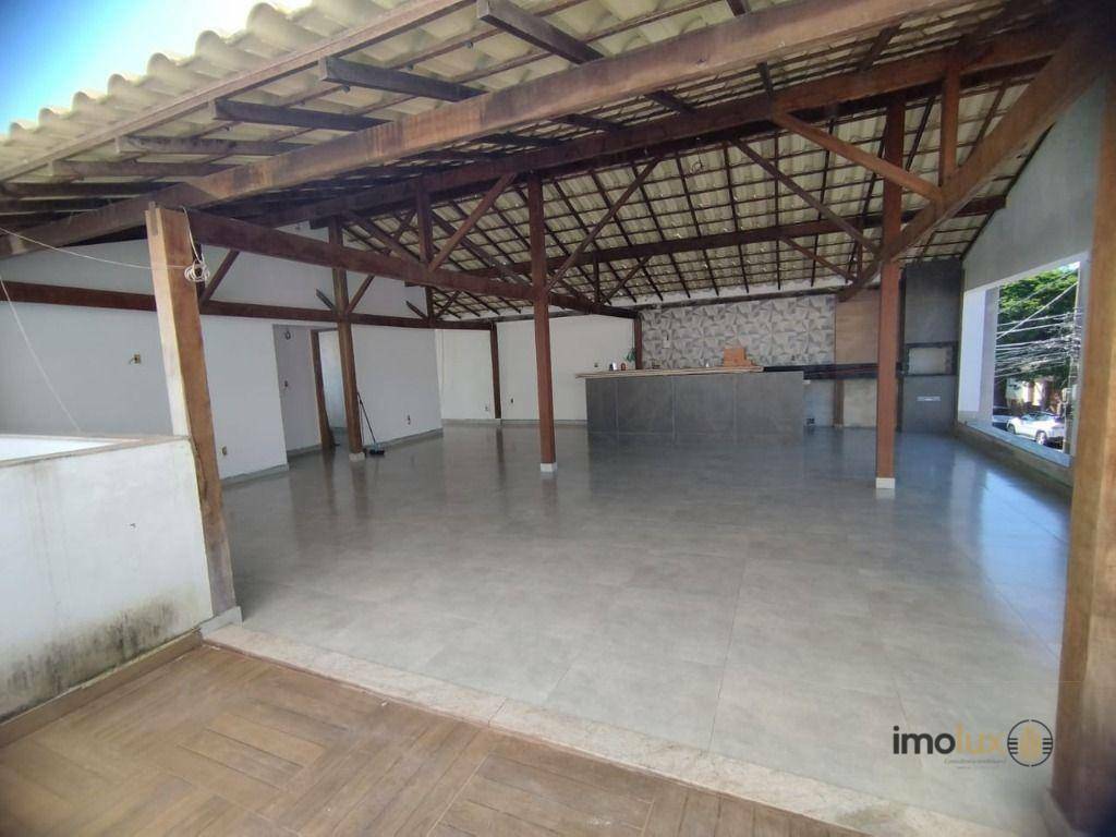 Casa à venda com 5 quartos, 250m² - Foto 5