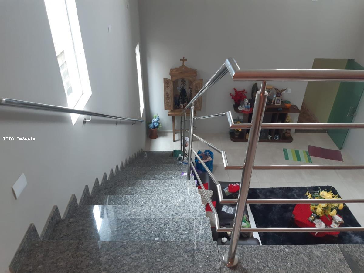 Casa à venda com 3 quartos, 210m² - Foto 7