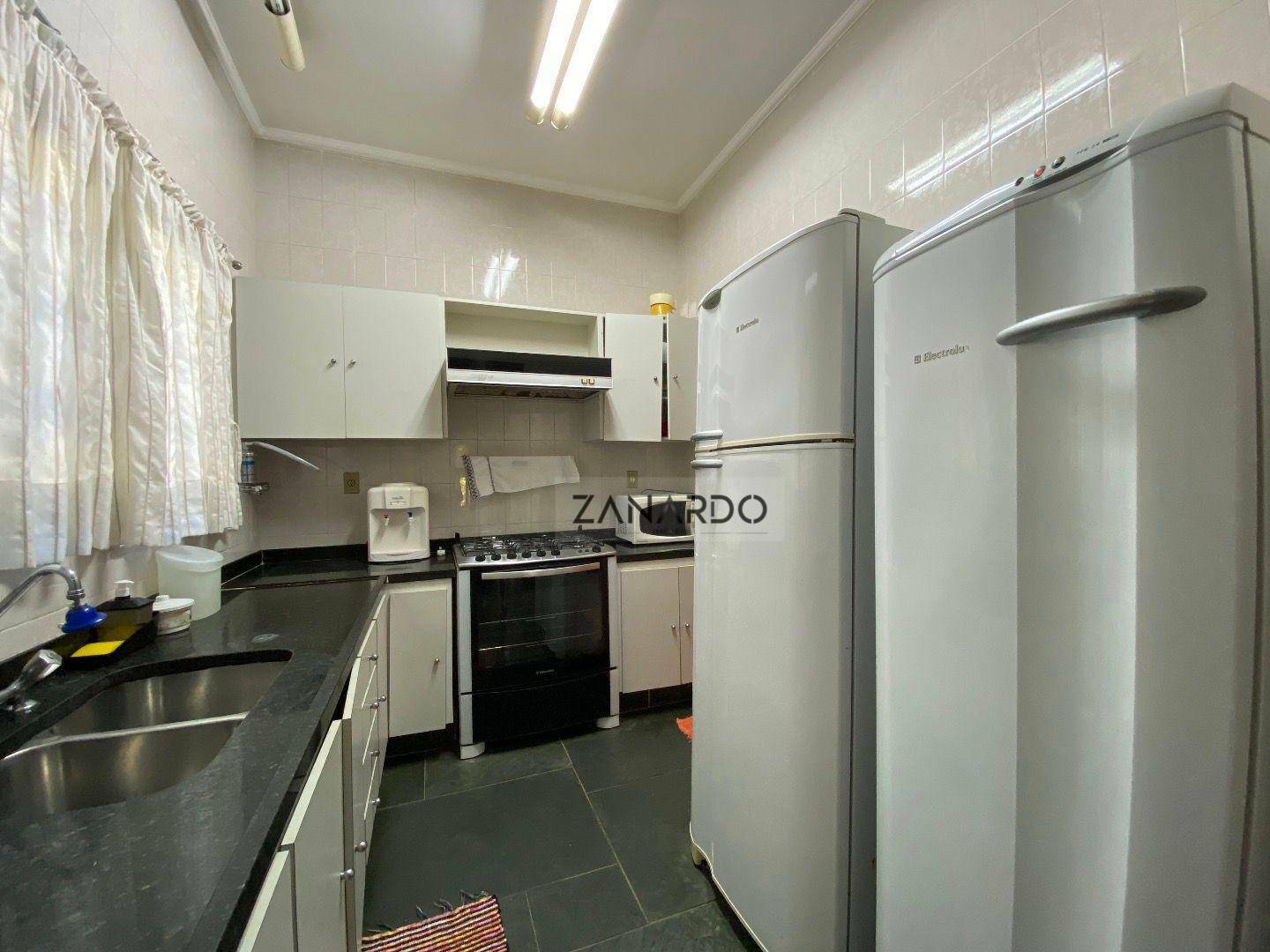 Casa de Condomínio à venda com 4 quartos, 700m² - Foto 28