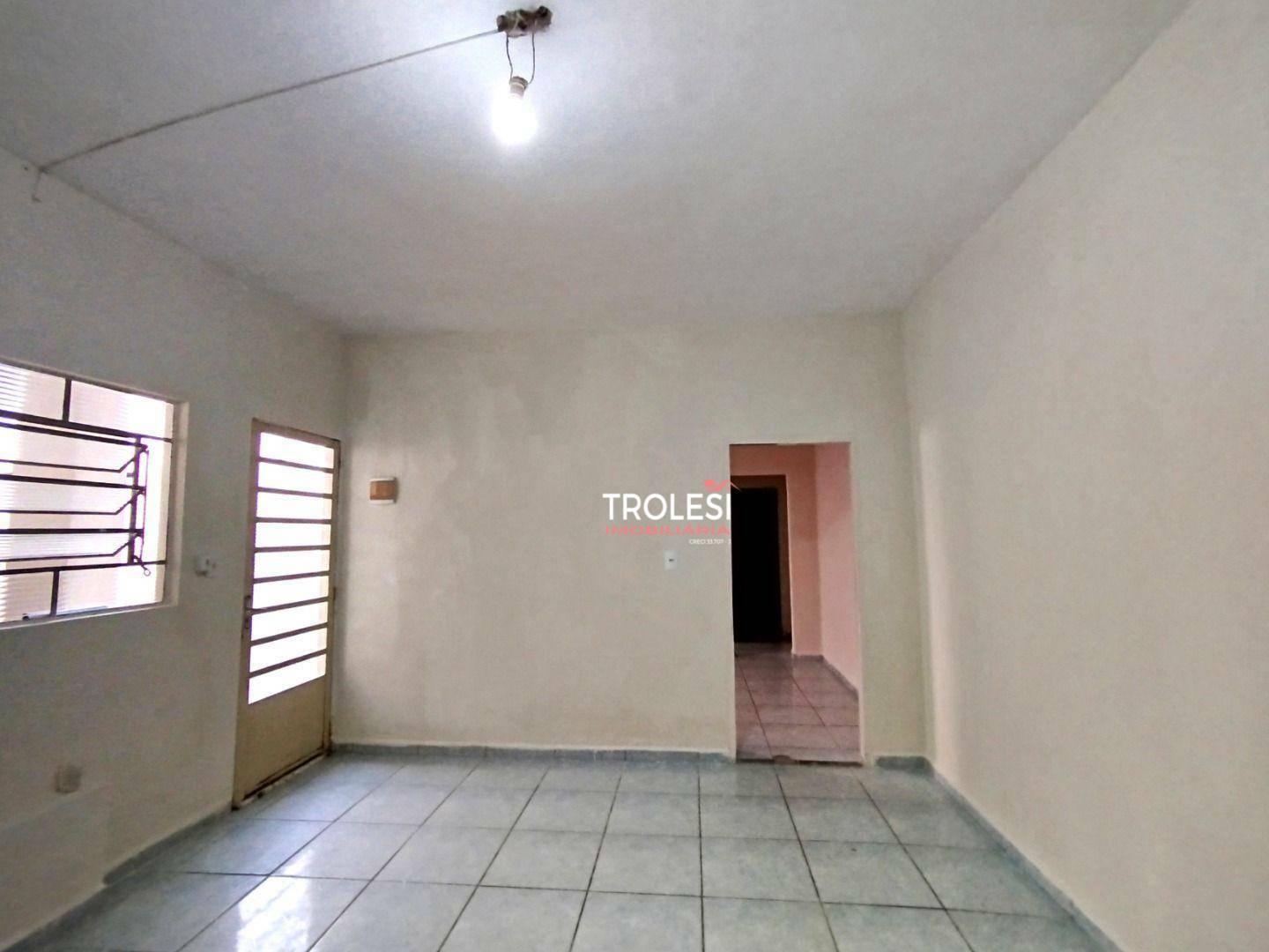 Casa para alugar com 1 quarto, 30m² - Foto 5