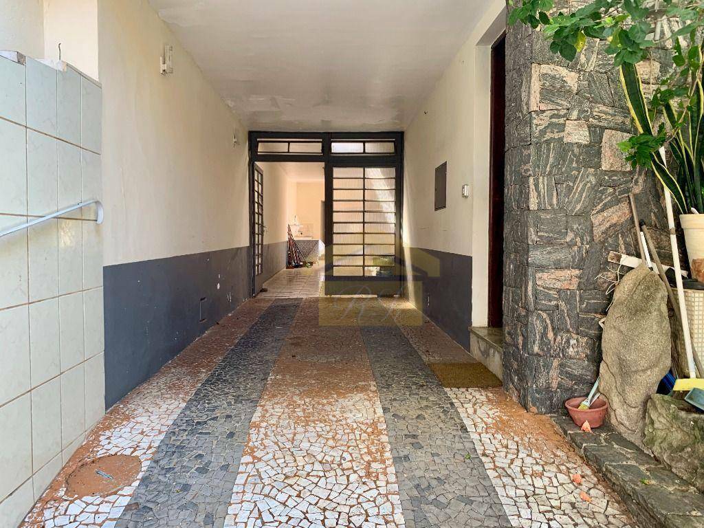 Casa à venda com 5 quartos, 236m² - Foto 30