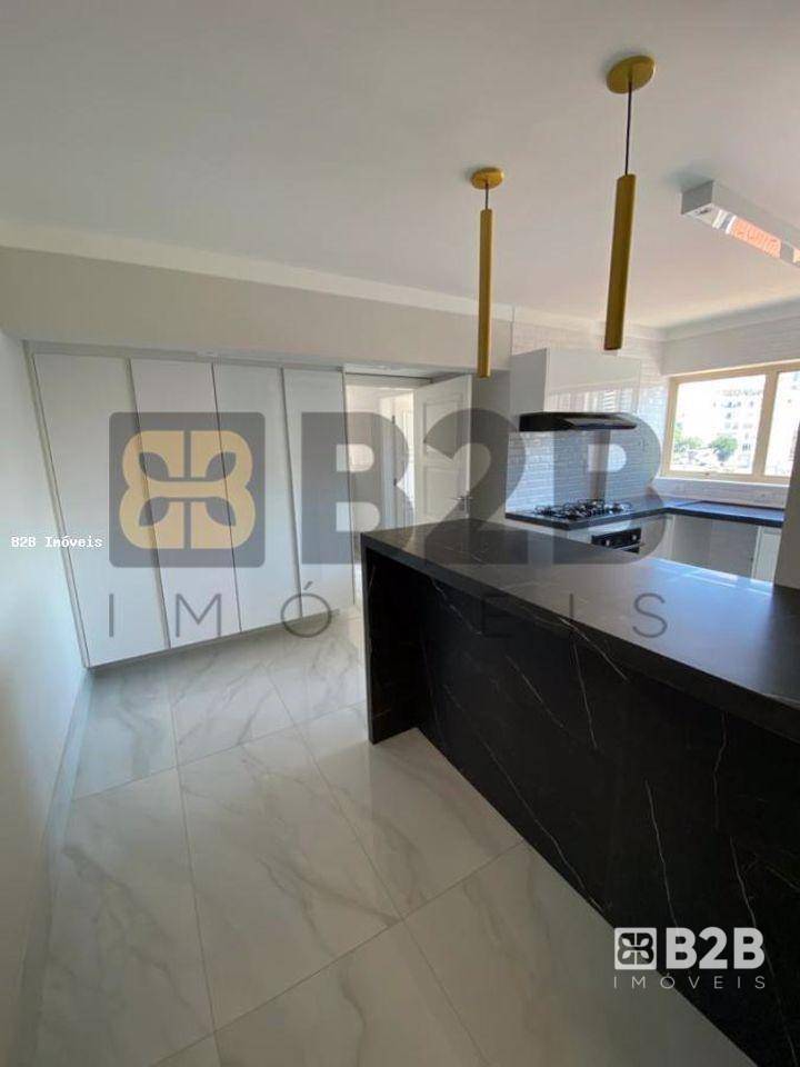 Apartamento à venda com 3 quartos, 207m² - Foto 10