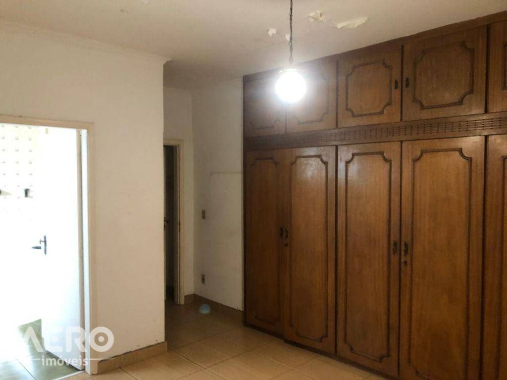 Casa à venda com 2 quartos, 170m² - Foto 9