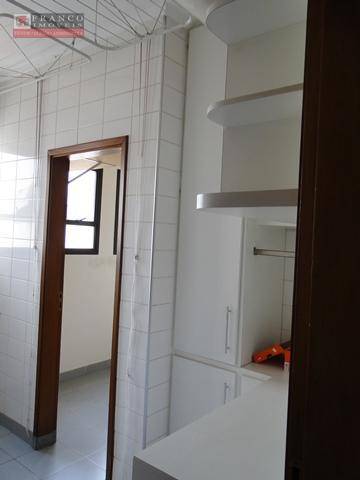 Apartamento à venda e aluguel com 3 quartos, 181m² - Foto 13