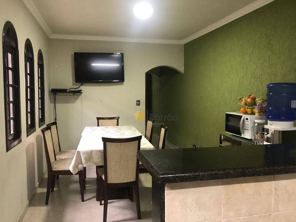 Sobrado à venda com 3 quartos, 225m² - Foto 2