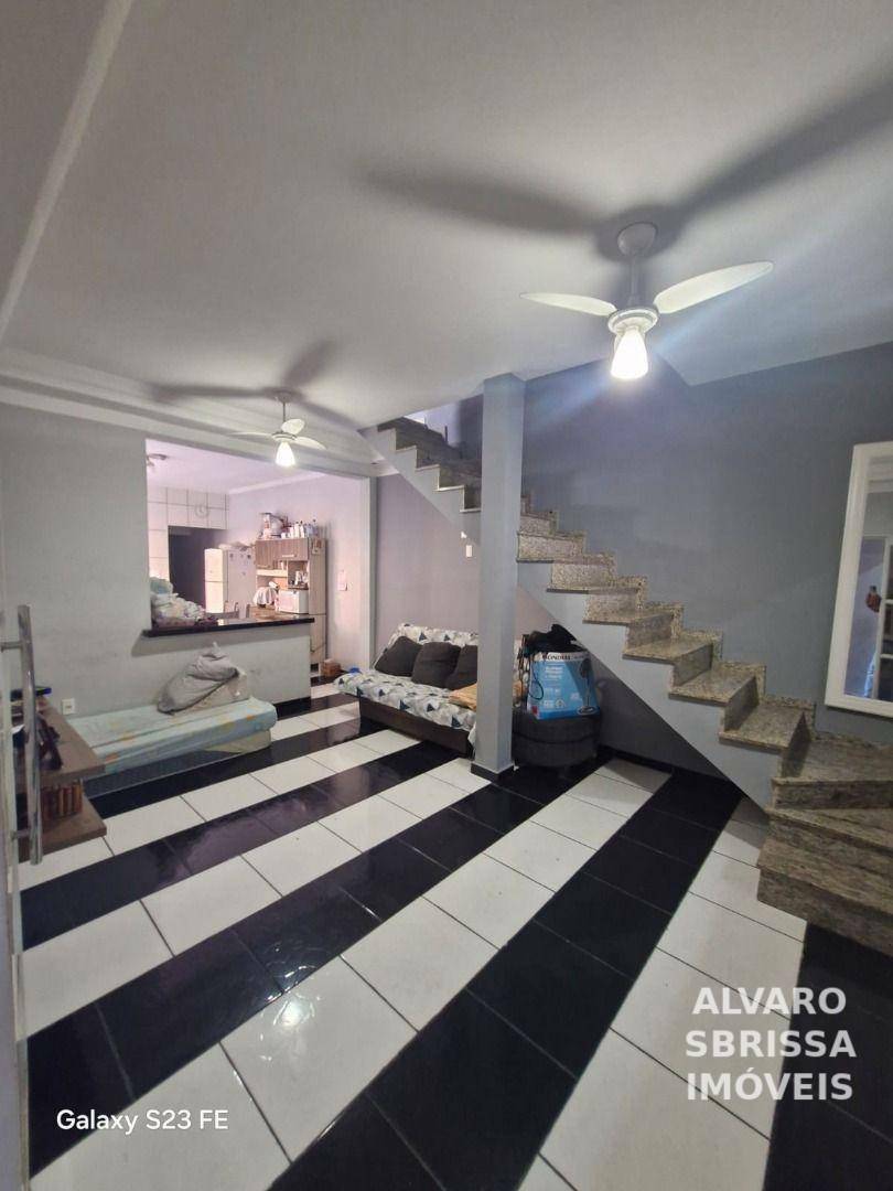 Casa à venda com 3 quartos, 114m² - Foto 4