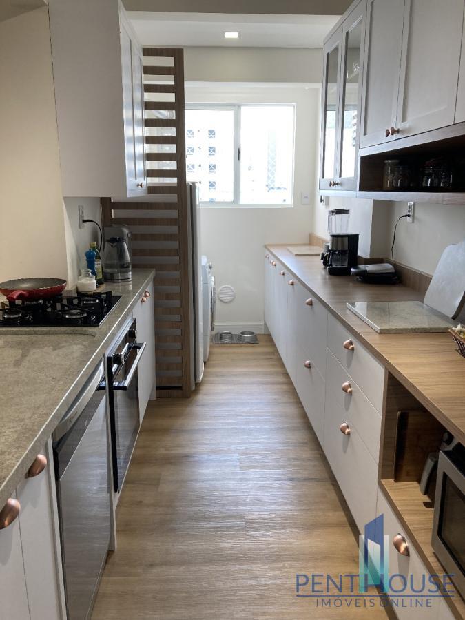 Apartamento à venda com 2 quartos, 81m² - Foto 3