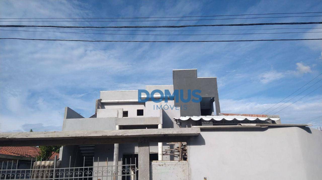 Sobrado à venda com 4 quartos, 231m² - Foto 1