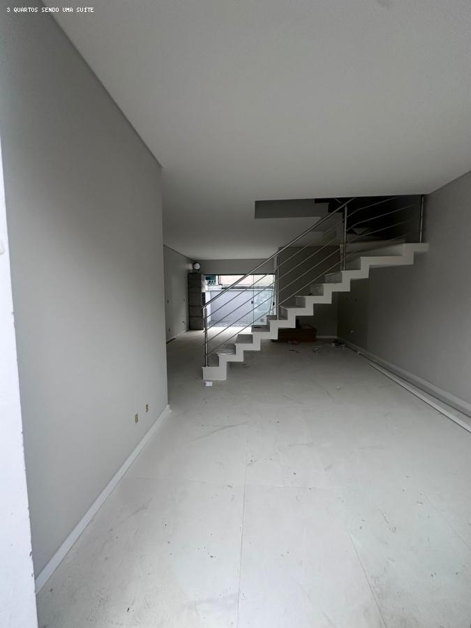 Casa à venda com 2 quartos, 120m² - Foto 8