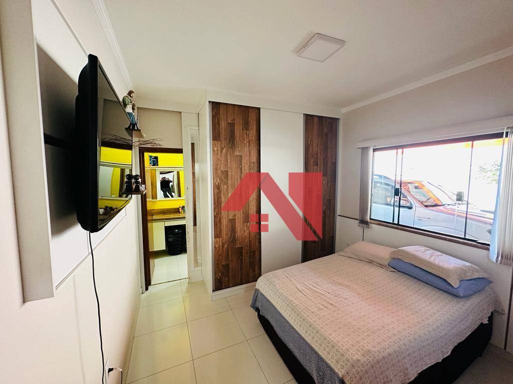 Casa à venda com 2 quartos, 120m² - Foto 13