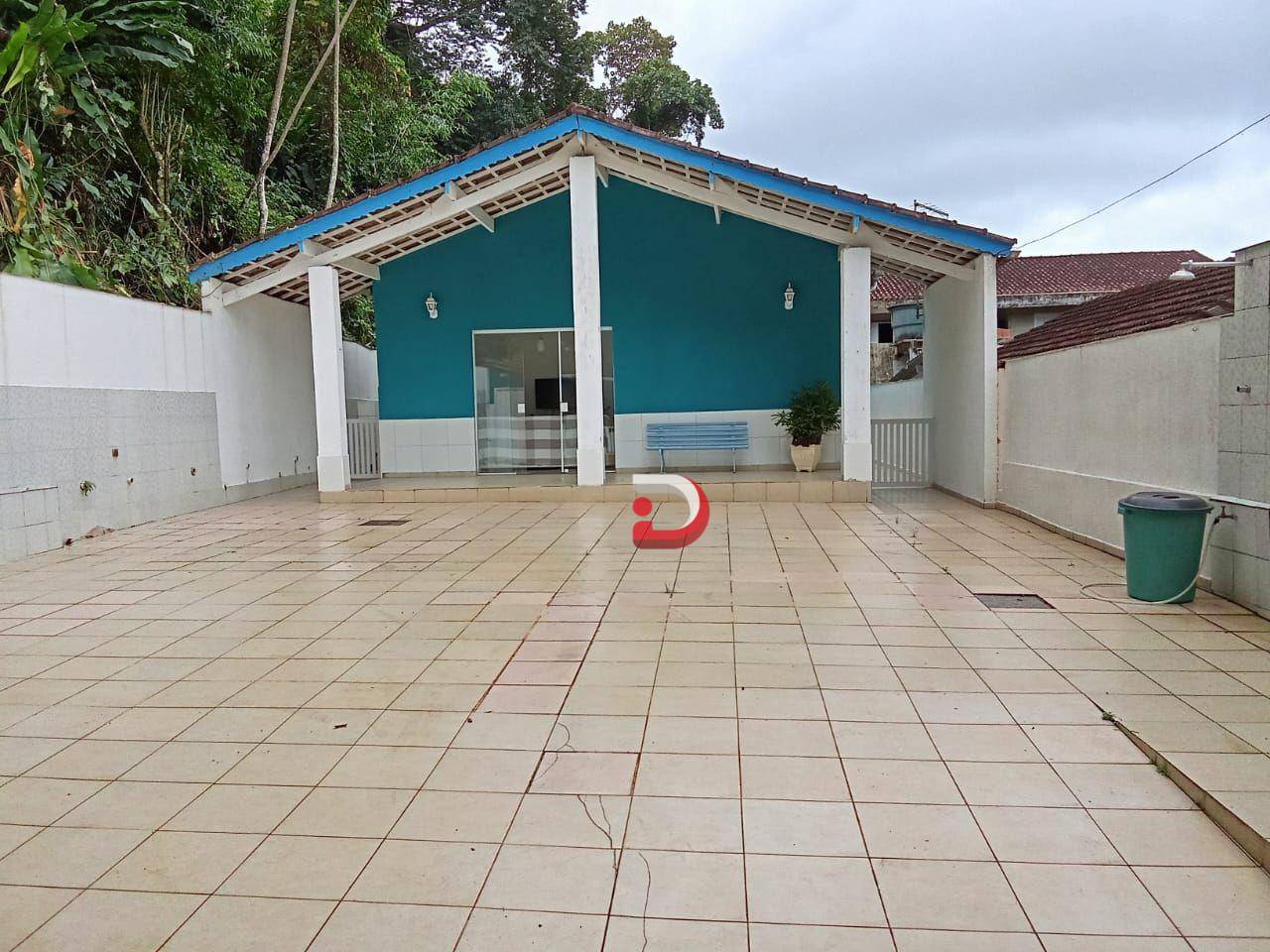 Casa à venda com 2 quartos, 170m² - Foto 2