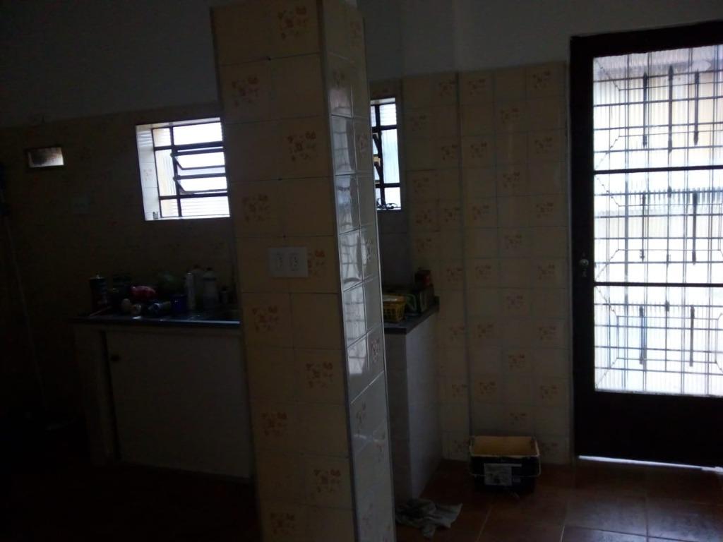 Casa à venda com 2 quartos, 180m² - Foto 3