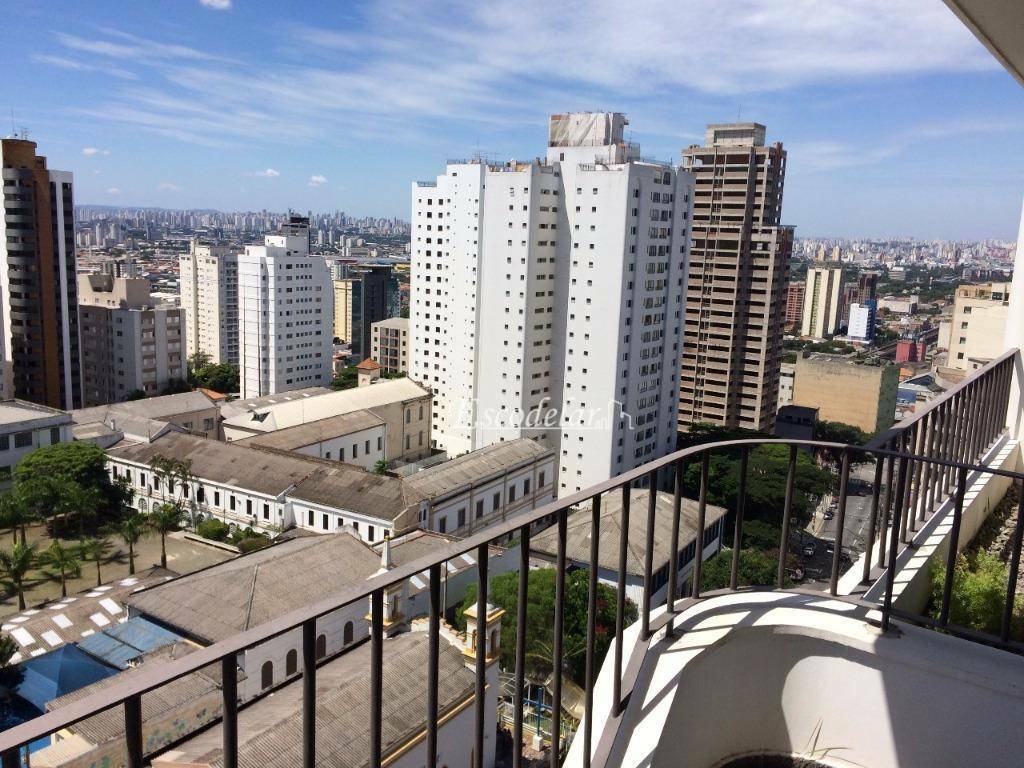 Apartamento à venda com 4 quartos, 211m² - Foto 4