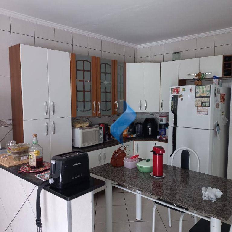 Casa à venda com 3 quartos, 206m² - Foto 8