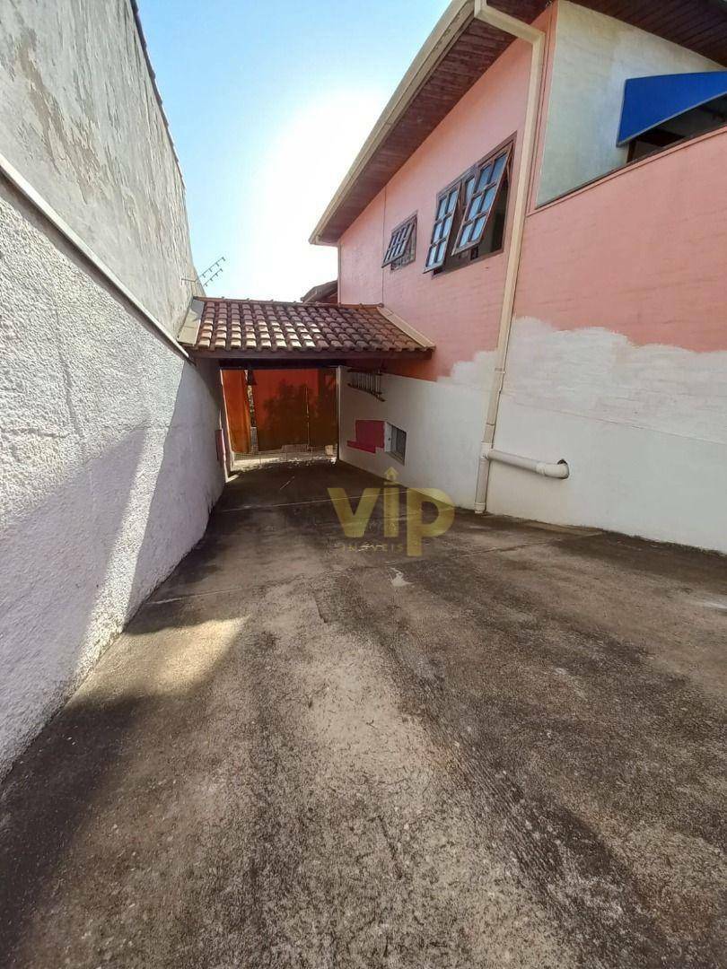 Casa à venda com 3 quartos, 222m² - Foto 34