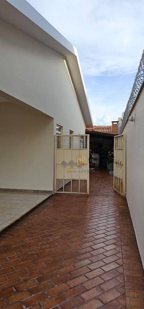 Casa à venda com 4 quartos, 310m² - Foto 25