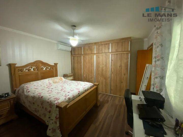 Casa de Condomínio à venda com 3 quartos, 230m² - Foto 3