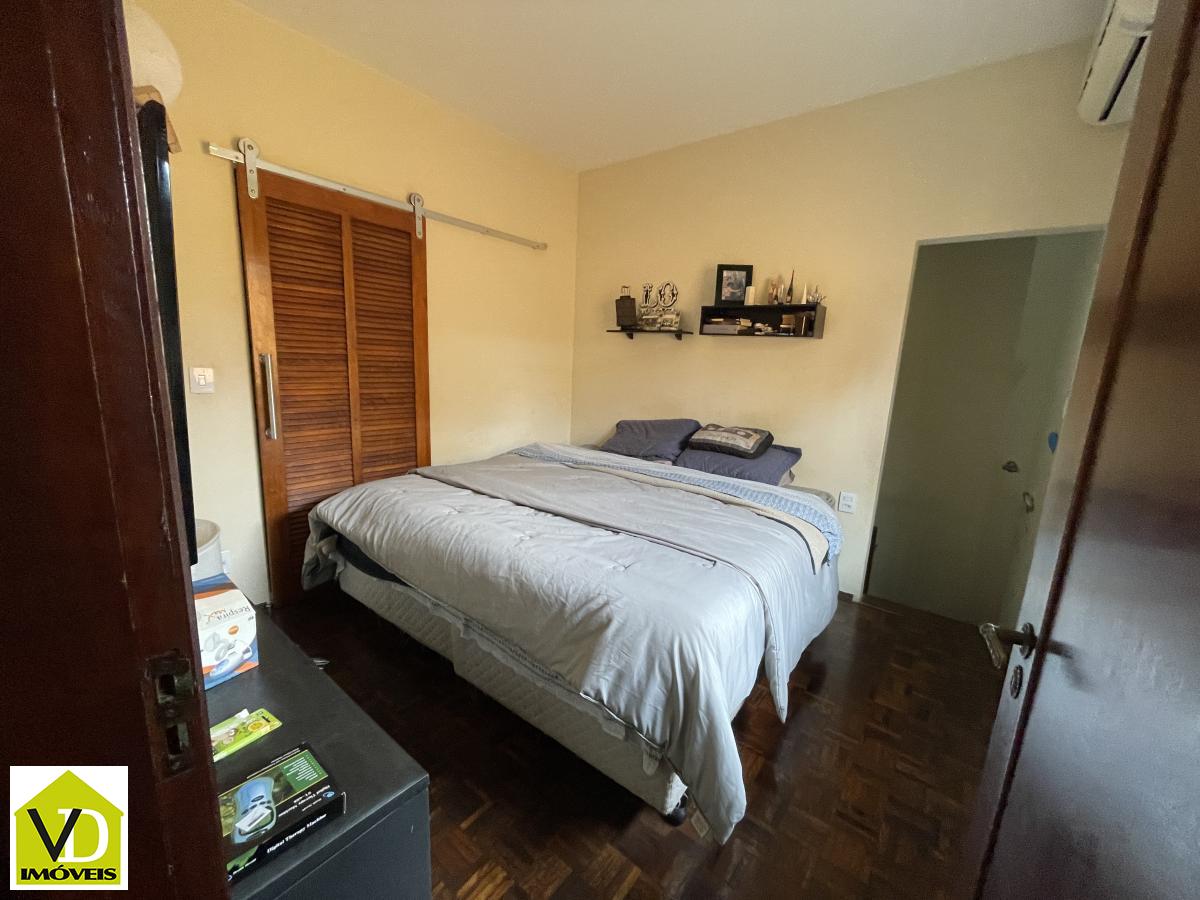 Casa à venda com 4 quartos, 300m² - Foto 32