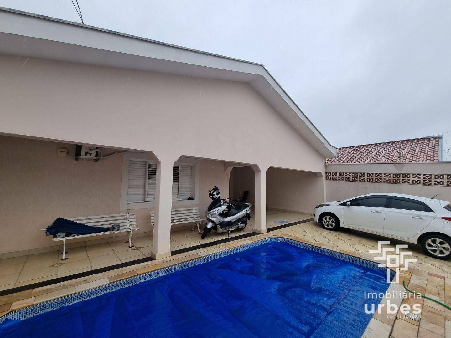 Casa à venda com 4 quartos, 206m² - Foto 1