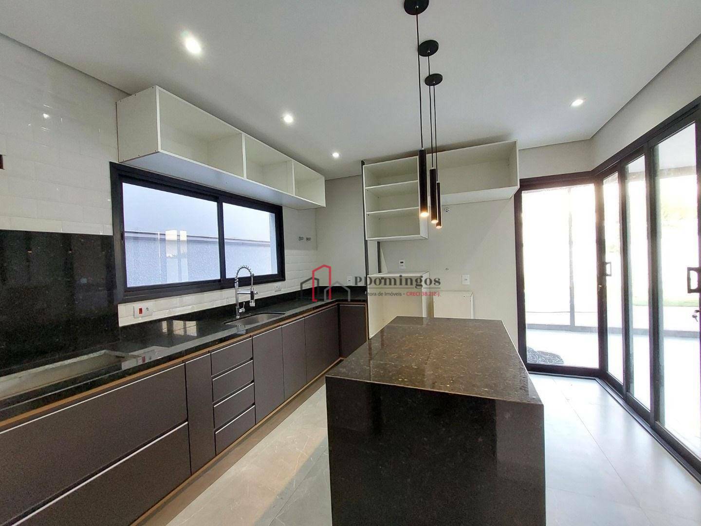 Sobrado à venda com 4 quartos, 256m² - Foto 12