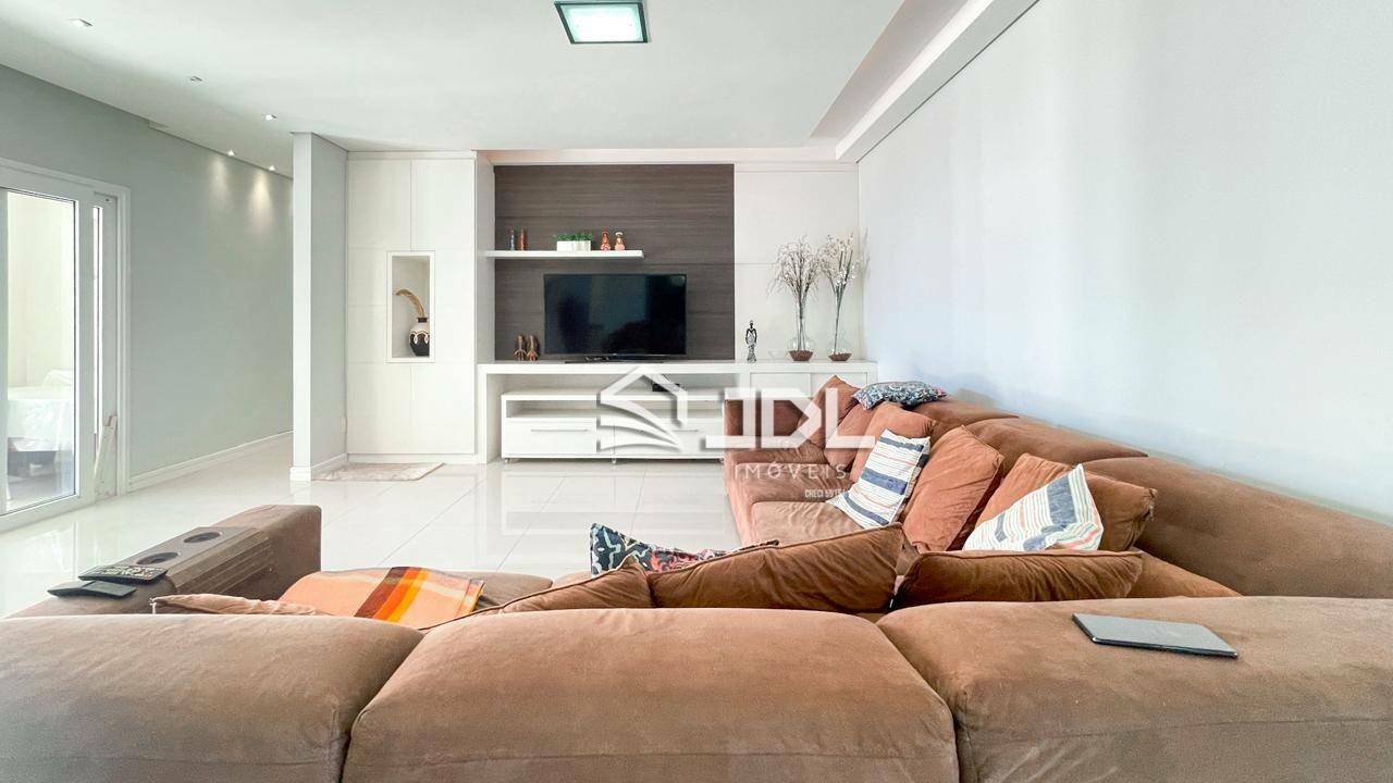 Casa de Condomínio à venda com 6 quartos, 416m² - Foto 3