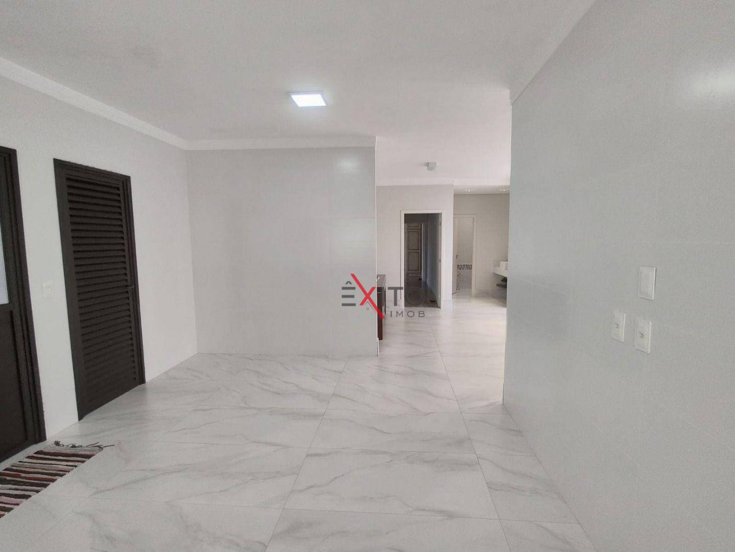 Casa de Condomínio à venda com 4 quartos, 520m² - Foto 6