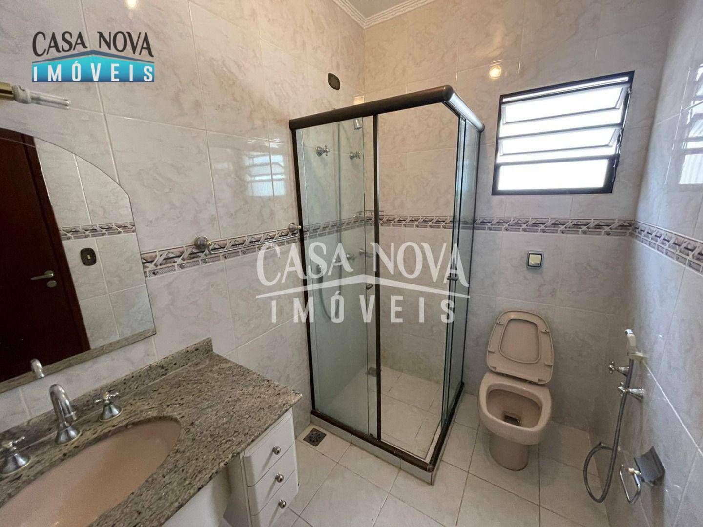 Casa de Condomínio para alugar com 3 quartos, 300m² - Foto 9