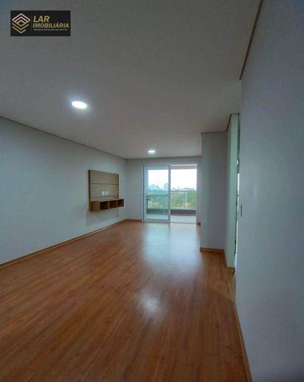 Apartamento para alugar com 3 quartos, 112m² - Foto 1