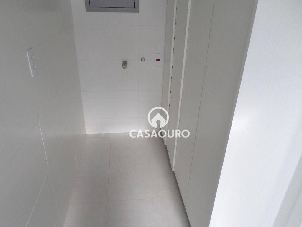 Apartamento à venda com 4 quartos, 140m² - Foto 7