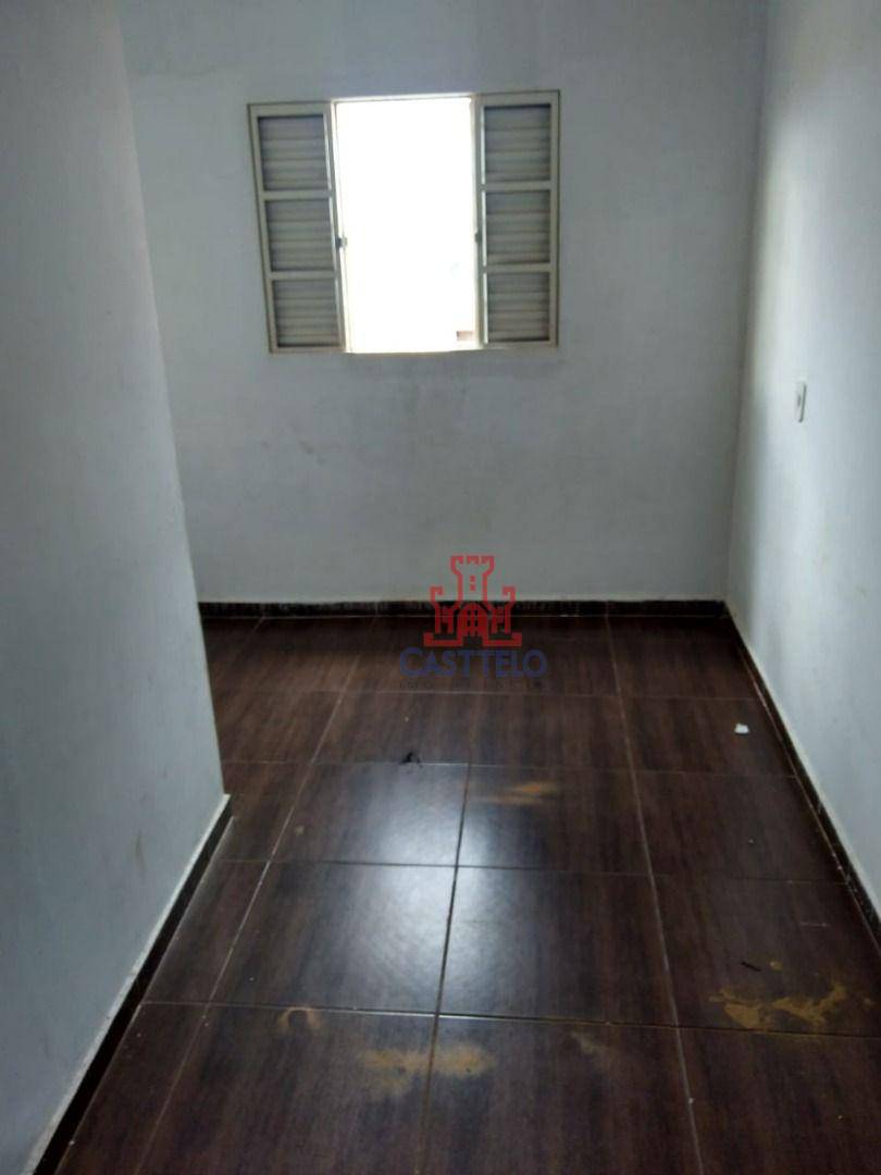 Casa à venda com 3 quartos, 69m² - Foto 5