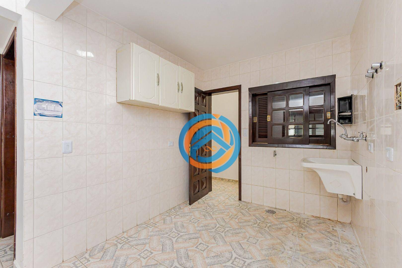 Casa à venda com 6 quartos, 380m² - Foto 11