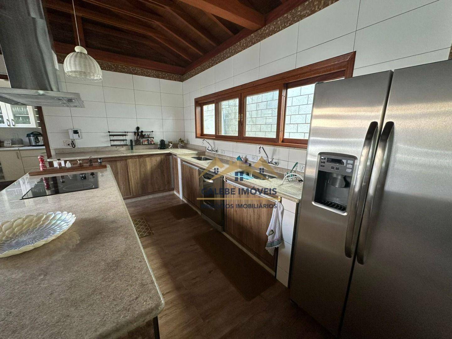 Chácara à venda com 6 quartos, 860m² - Foto 12