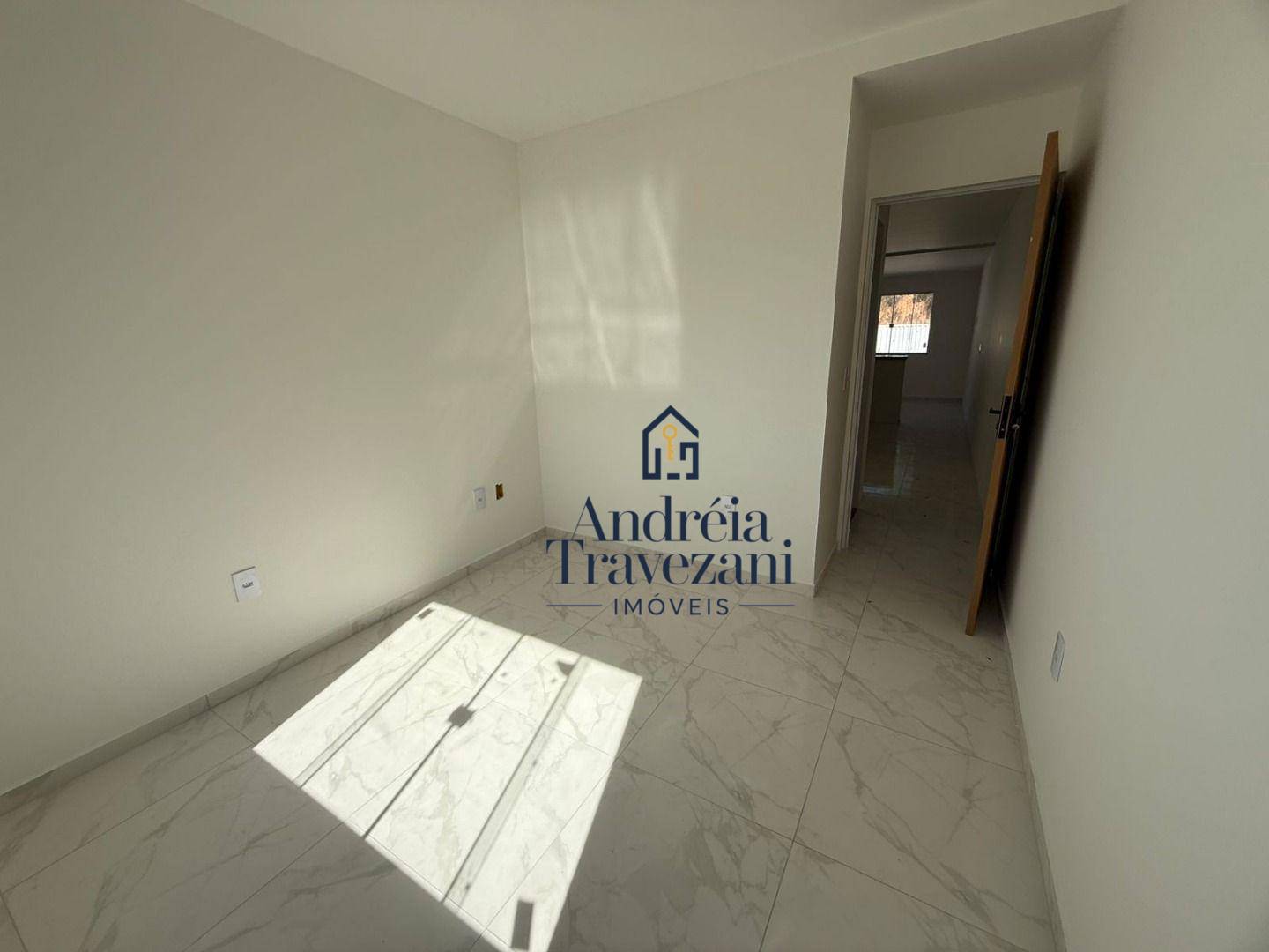 Casa à venda com 2 quartos, 70m² - Foto 13